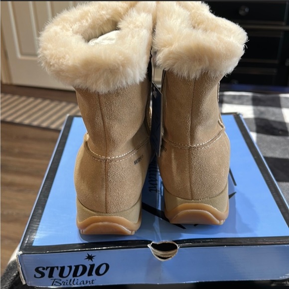 Studio Brilliant Tan Waterproof & Insulated Leather Boots - Picture 5 of 13